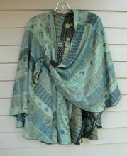 Load image into Gallery viewer, Cashmere Shawl - Reversible - Green #9